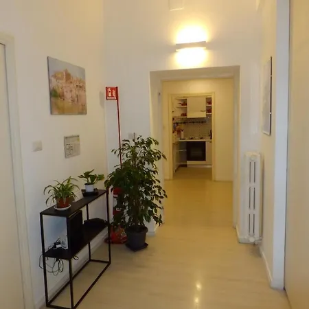 Del Leone Daire Roma