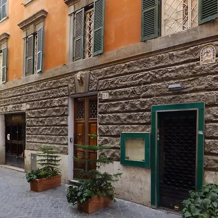 Del Leone Daire Roma
